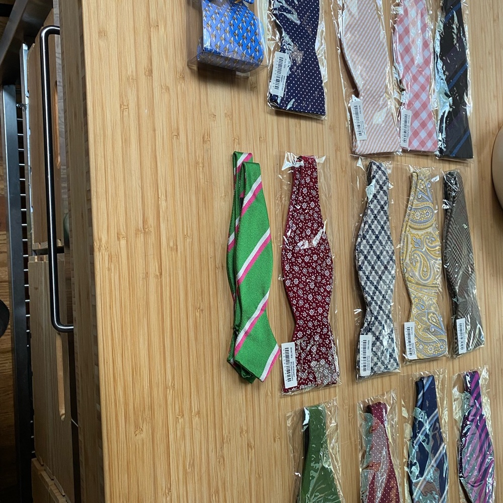 Traditional bow tie
